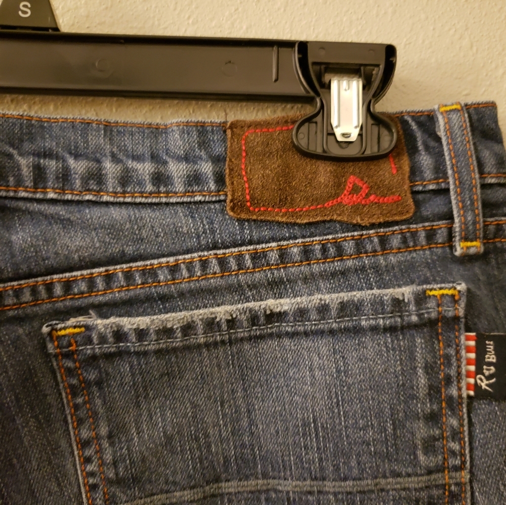 Distress jeans.